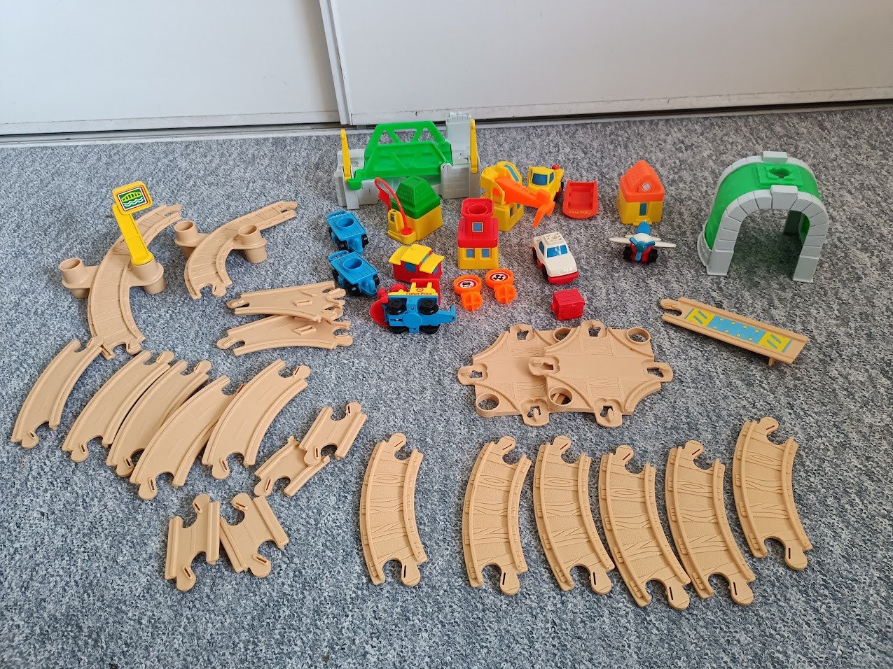 Treinset met Spoorbrug, Tunnel en Treinen  Fisher-price