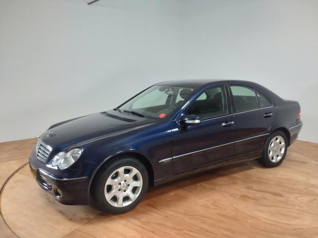 Mercedes-Benz C-Klasse 200 k. elegance