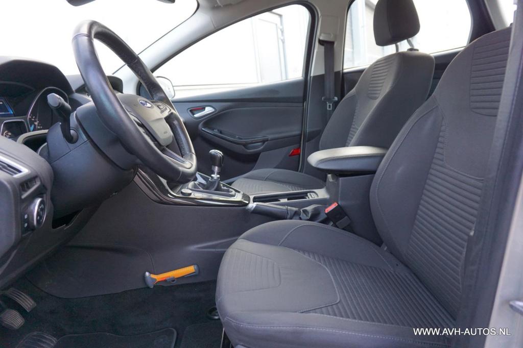 Ford Focus wagon 1.0 titanium edition