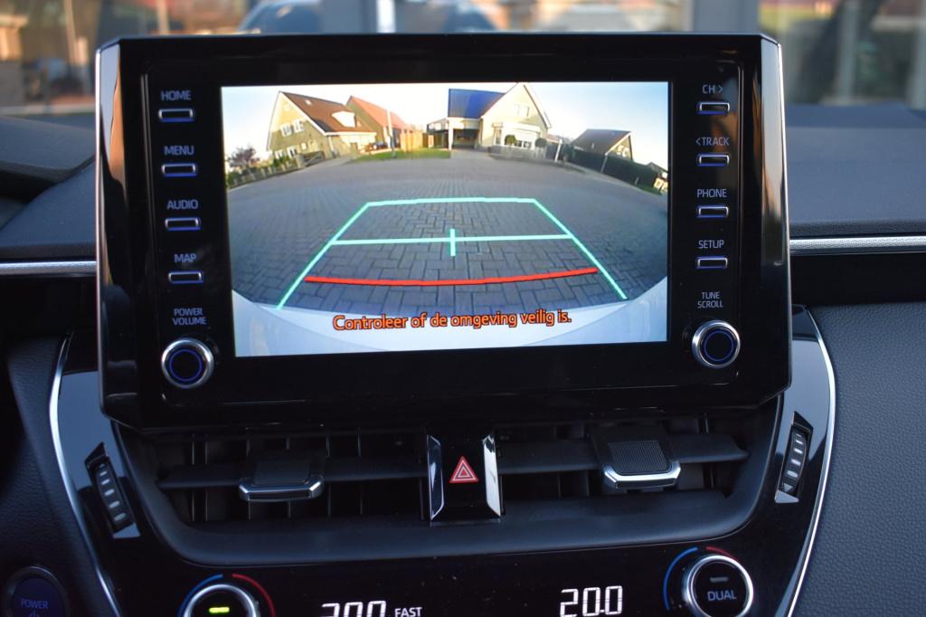 Toyota Corolla 1.8 hybrid dynamic | camera | apple carplay | android auto |