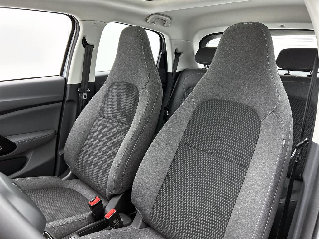 Leapmotor T03 design 37.3 kwh | adaptive cruise control | panoradak | camer