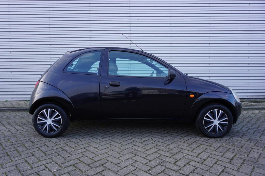 Ford KA 1.3 cool & sound airco / elektr. ramen / nap