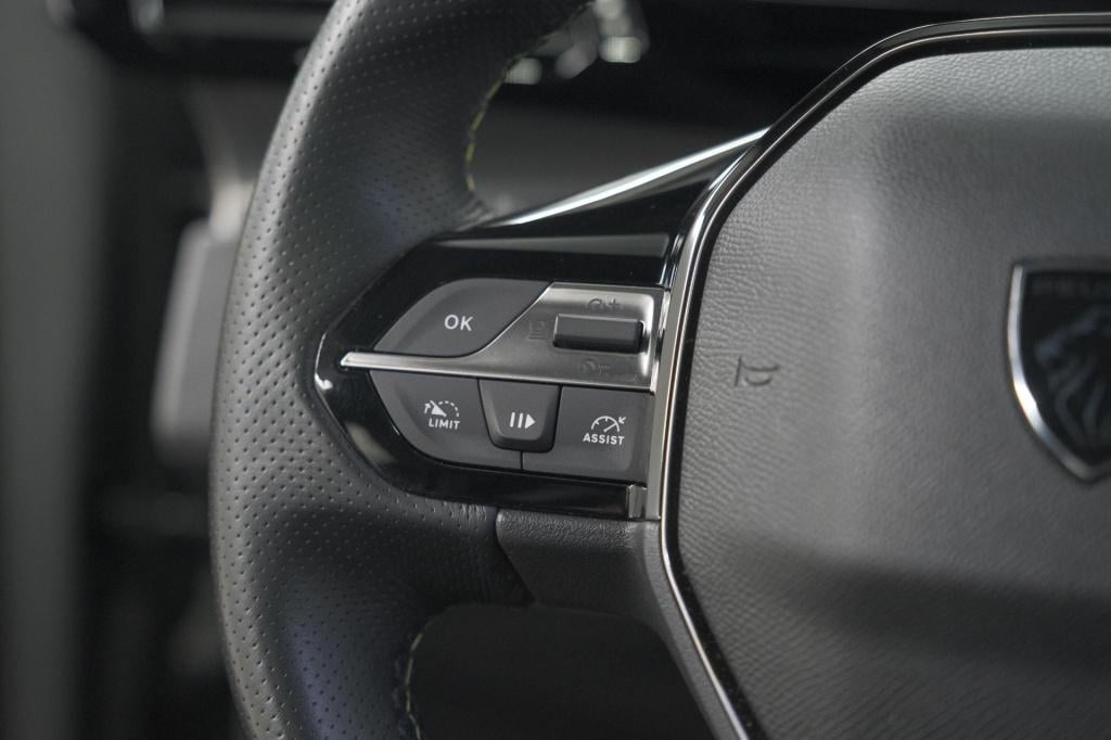Peugeot 408 1.6 plug-in hybrid gt 180 e-eat8 | schuif-/kanteldak | alcantar