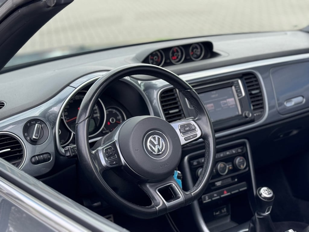 Volkswagen New Beetle cabriolet 1.4 tsi r-line * camera * led * 20 inch