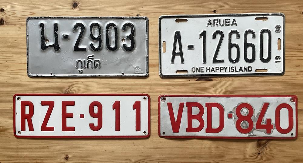 Te koop kentekenplaten.