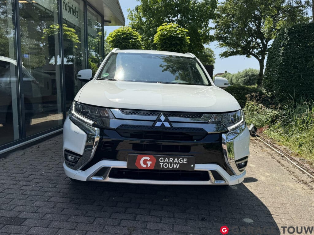 Mitsubishi Outlander 2.4 phev pure+ afn.trekhaak + winterset