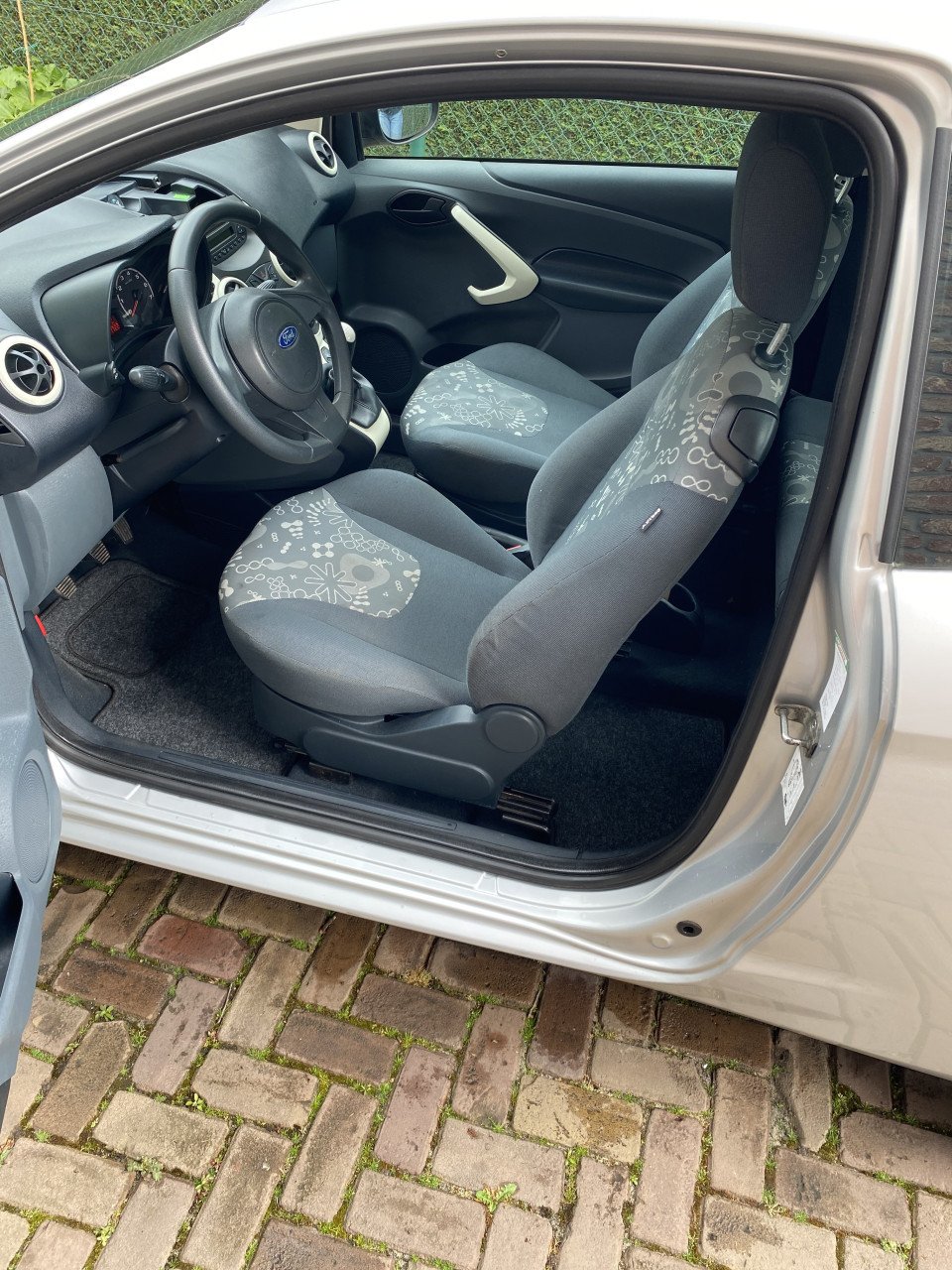 Ford ka. Nieuwe distributie en grote beurt