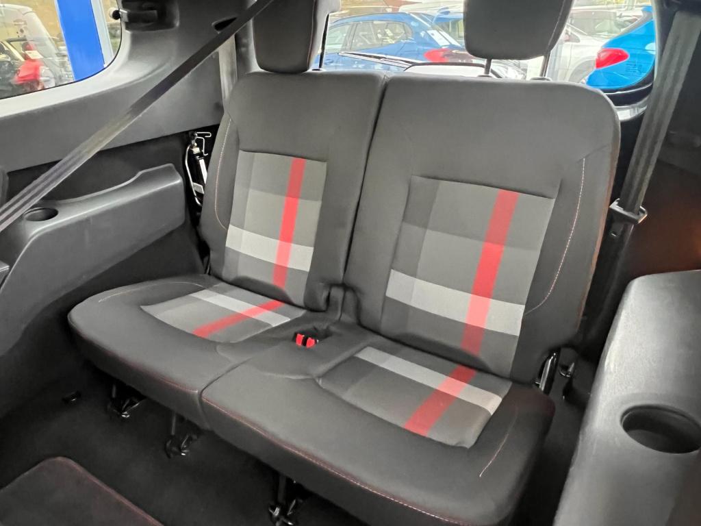 Dacia Lodgy 1.3 tce tech road 7p. navi, trekhaak enz..