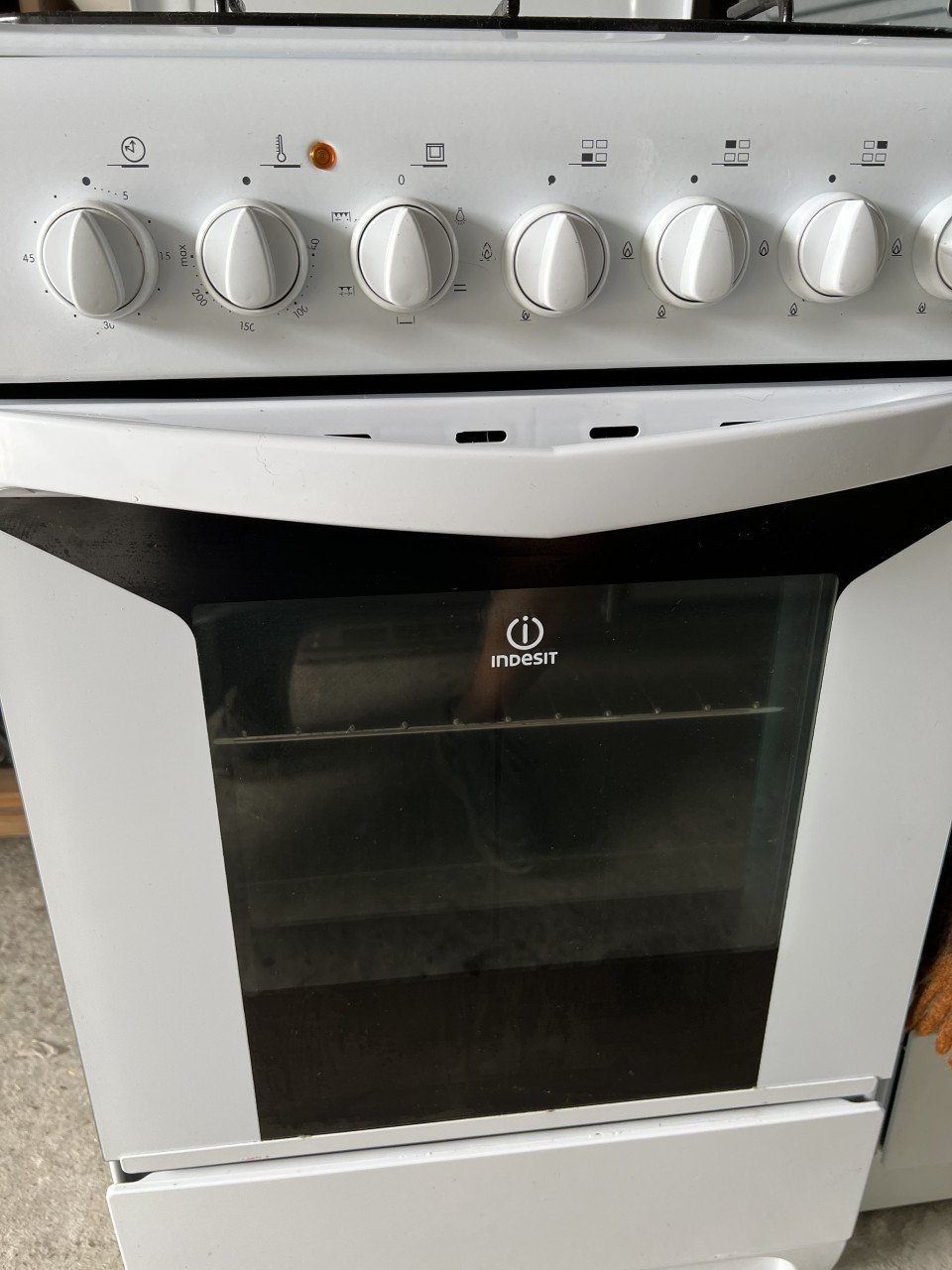 4 pits Gasfornuis met elektrische oven en gasslang 85x50 cm.