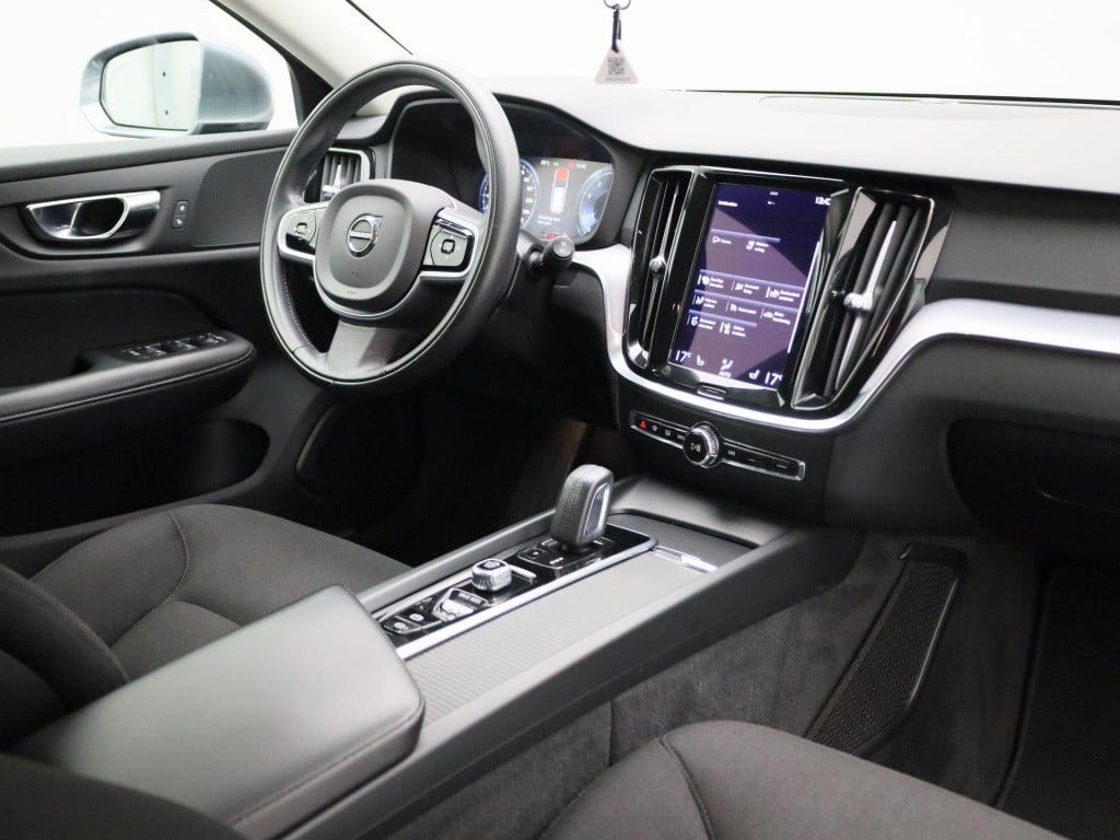 Volvo V60 2.0 b3 business pro | automaat | navigatie | apple carplay / andr