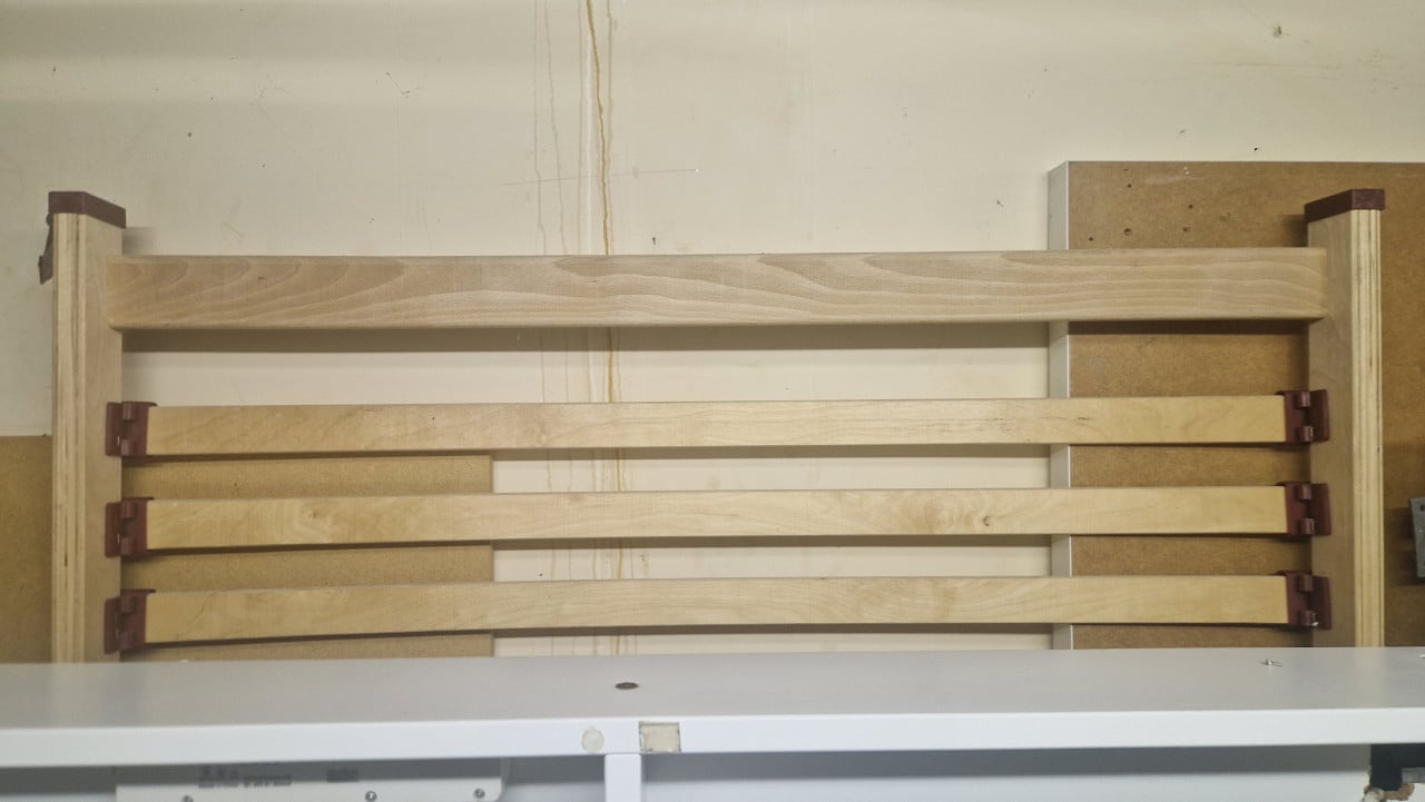 Gratis af te halen ladenbodem en bed 80(90) x 200