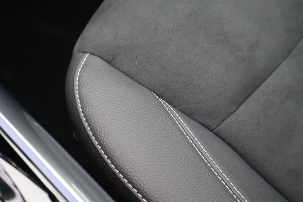 Mercedes-Benz Gla-klasse 180 amg line i 2025 i panorama dak i manufaktur al