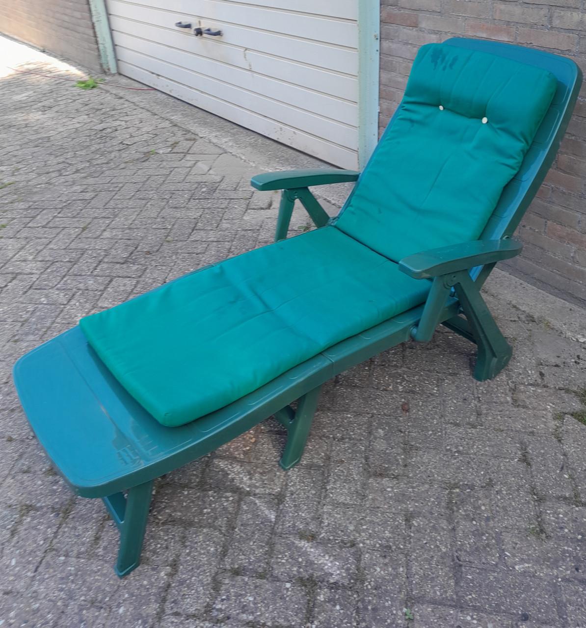 Z.g.a.n. Ligbed Jardin  donker groen geheel opvouwbaar