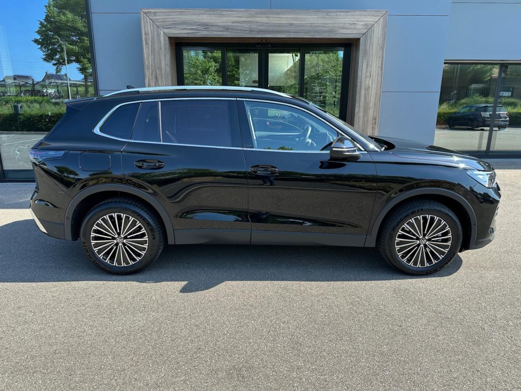 Volkswagen Tiguan 1.5 ehybrid elegance 204pk | trekhaak | camera | head-up 