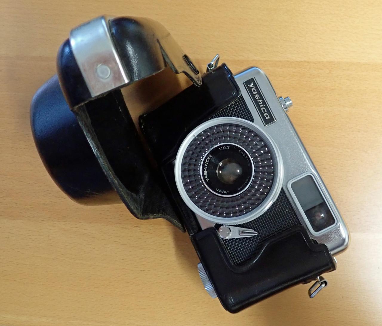 YASHICA EZ-matic zoekercamera