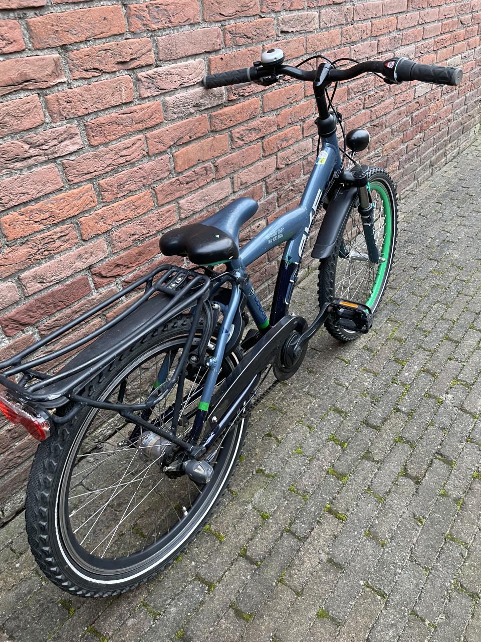 Loeki Snake 22 inch.