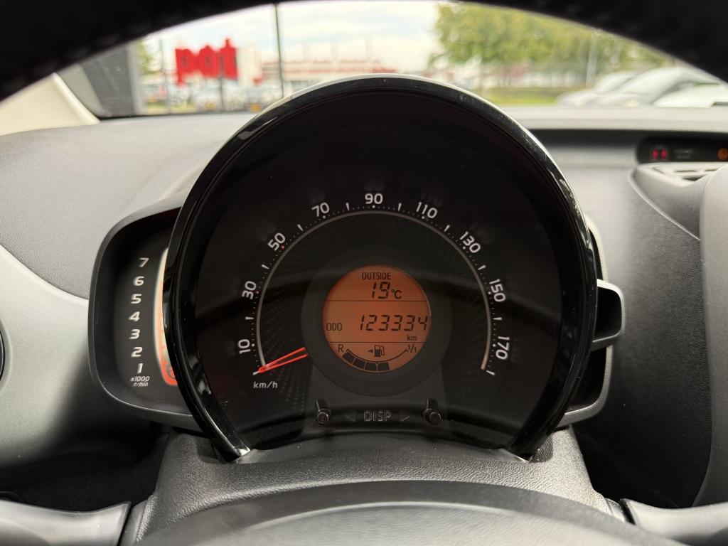 Toyota Aygo 1.0 vvt-i x-play - carplay - android auto -