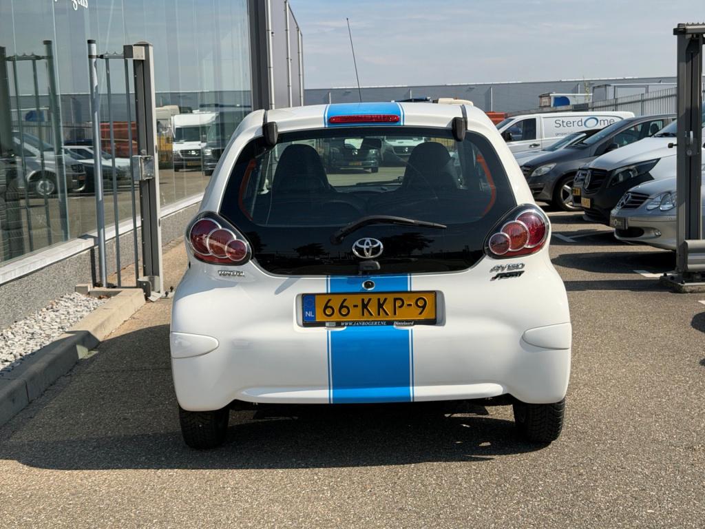Toyota Aygo 1.0-12v xcite white l airco l incl. 1 jaar apk l nette staat