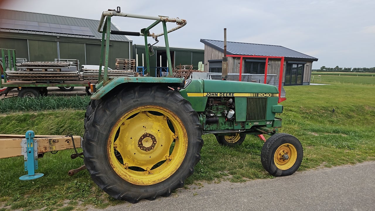 John deere 2040
