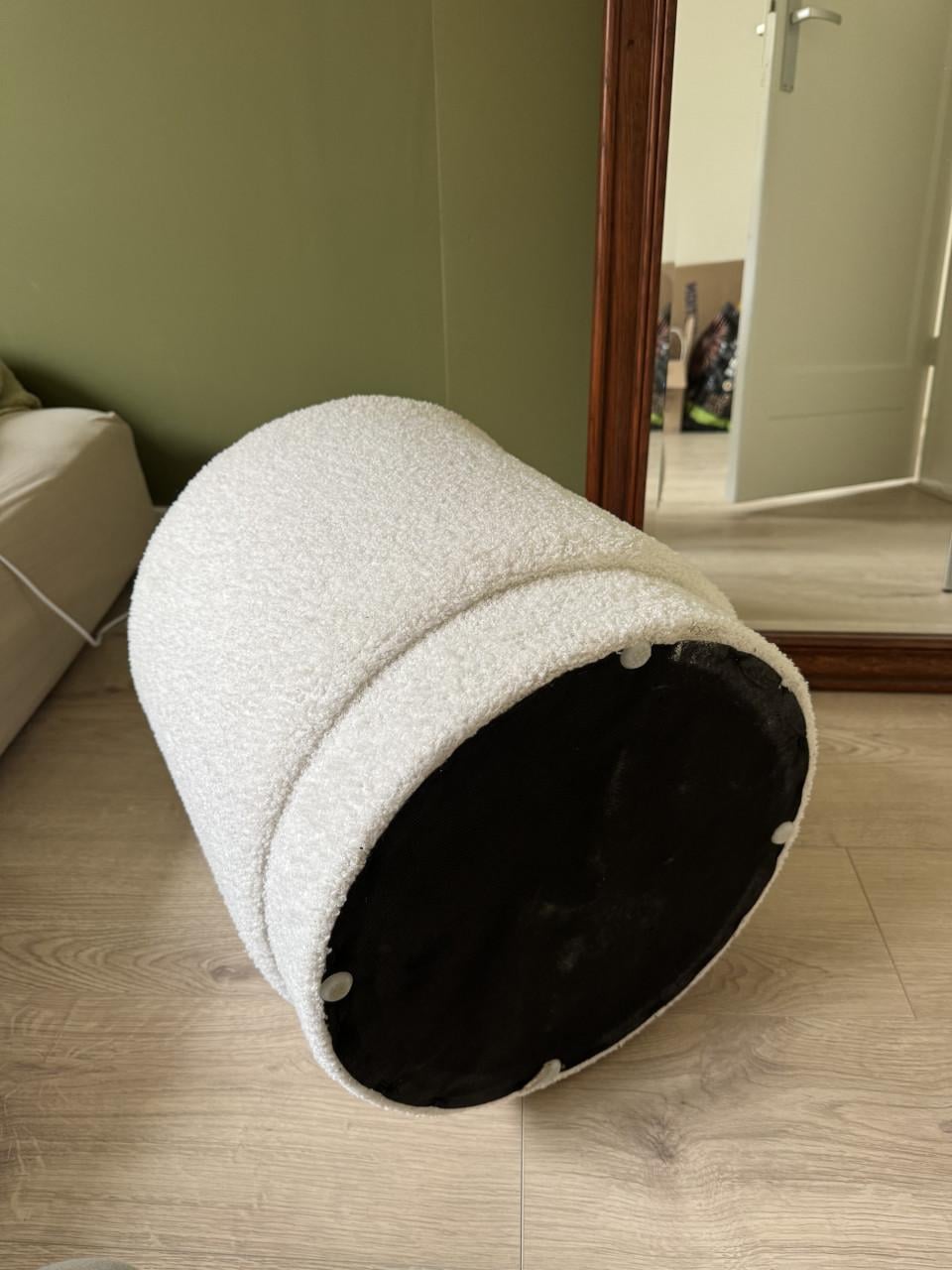 Leuke zachte witte teddy poef