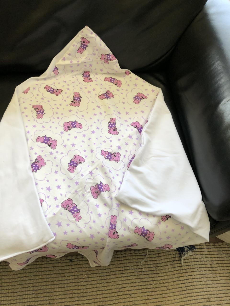 Te koop zelfgemaakte babykleding/spullen.(nieuw).