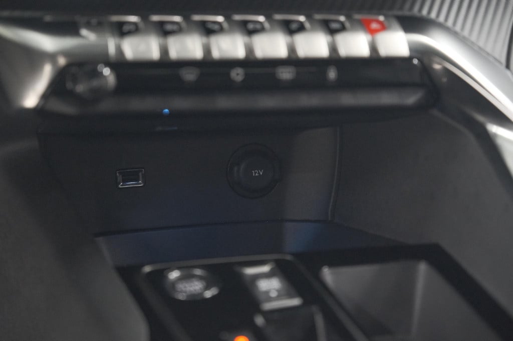 Peugeot 3008 1.6 hybrid 225 allure pack business | camera | navigatie | app
