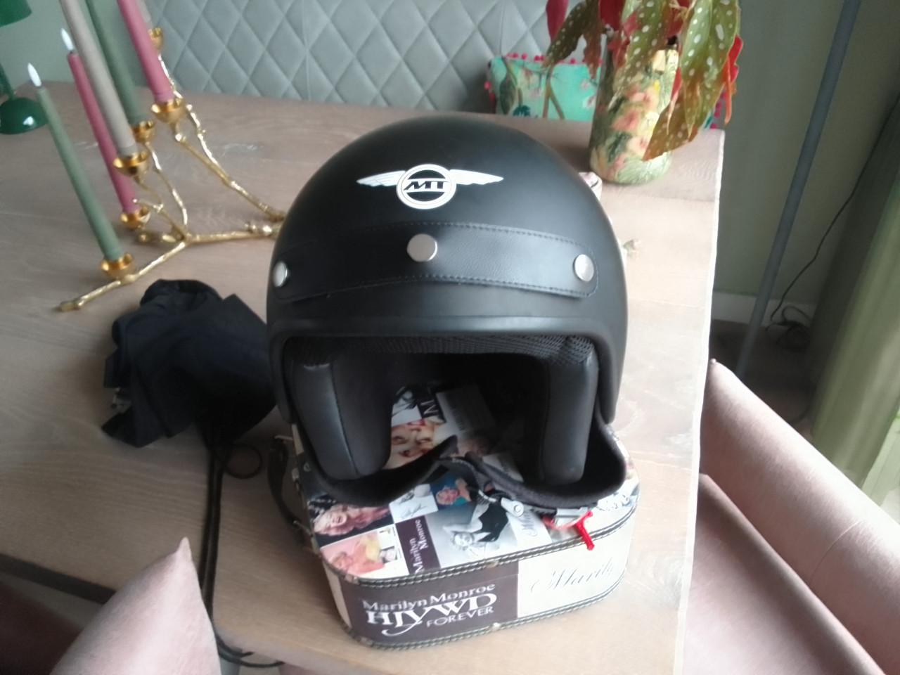 Motor of scooter Helm neuw mat zwart