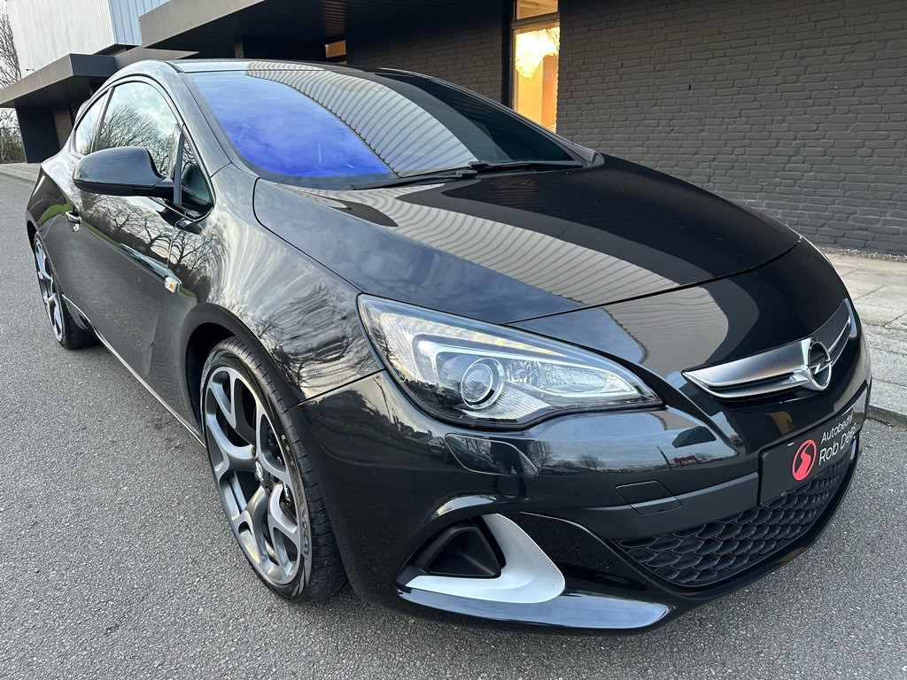 Opel Astra gtc 2.0 turbo opc