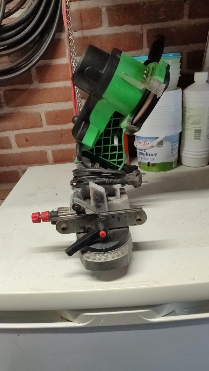 Slijpmachine voor ketting zaag