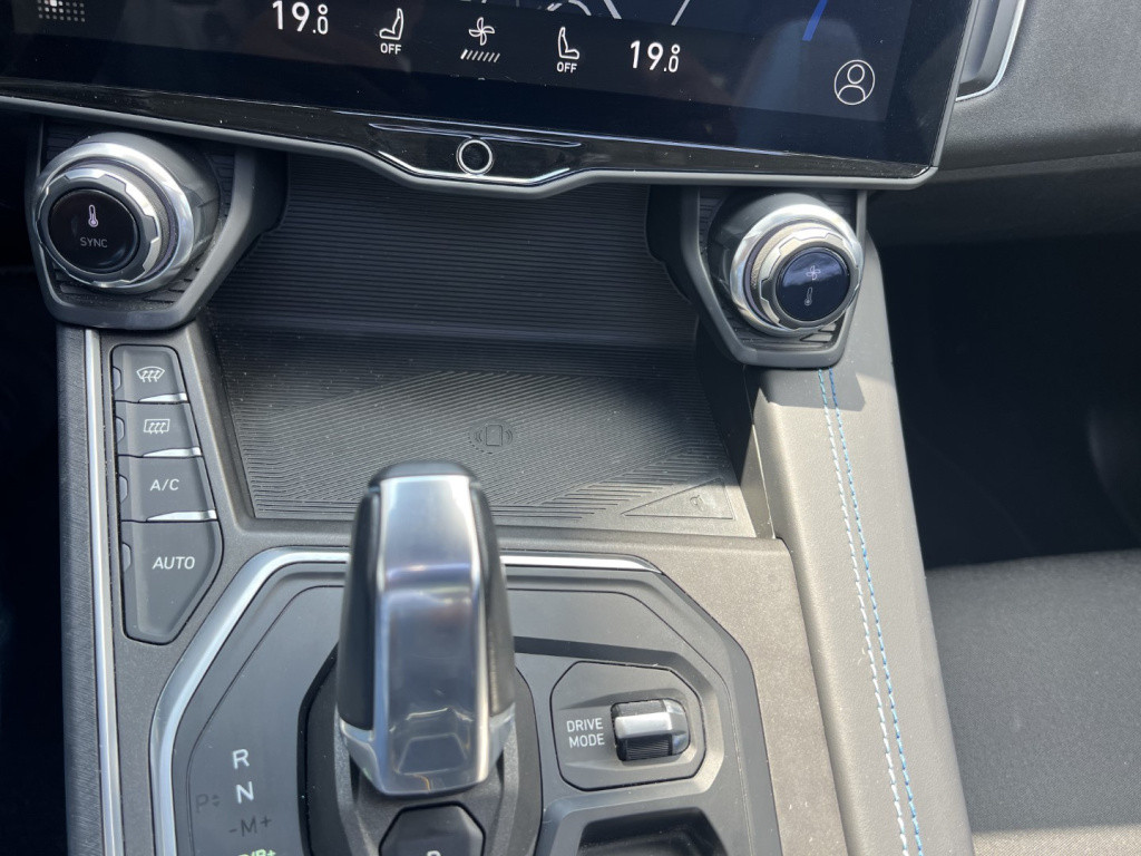 Lynk & Co 01 1.5 261pk plug in hybrid , panodak , 360gr camera , adaptive c