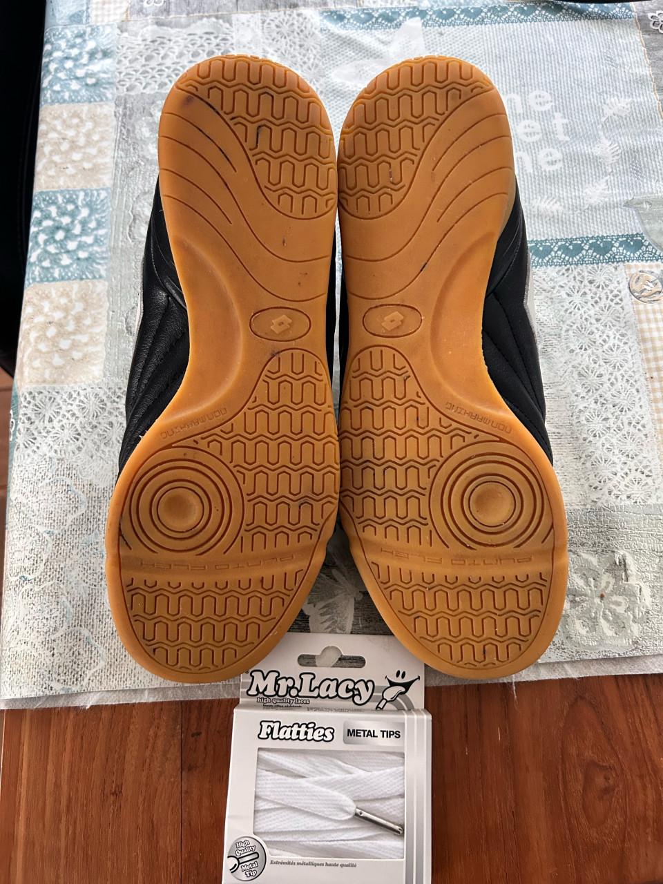 Te koop indoor voetbalschoenen mt 41