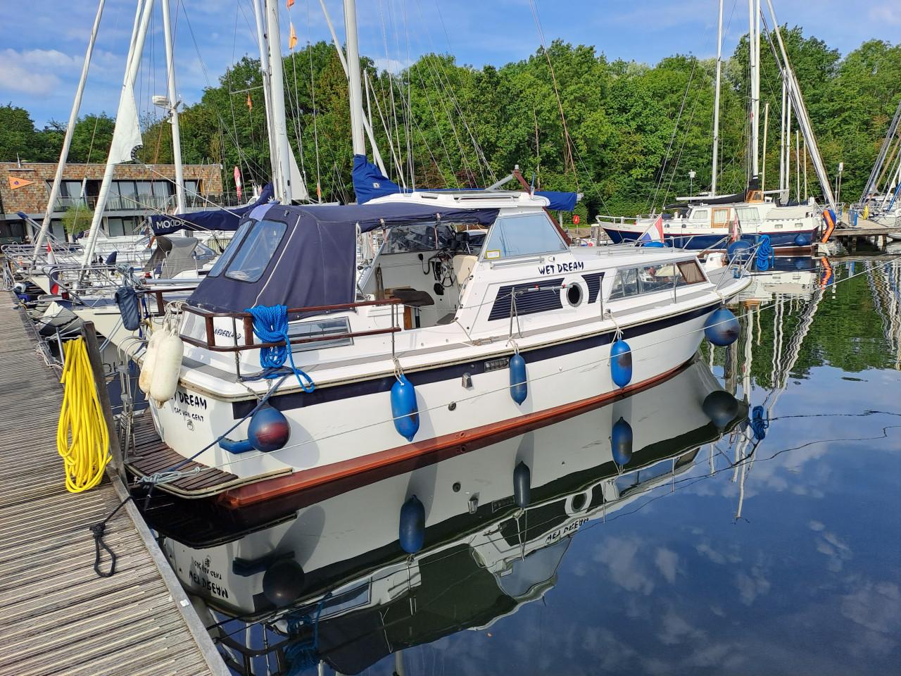 Te koop polyester Jacht 9.5 M