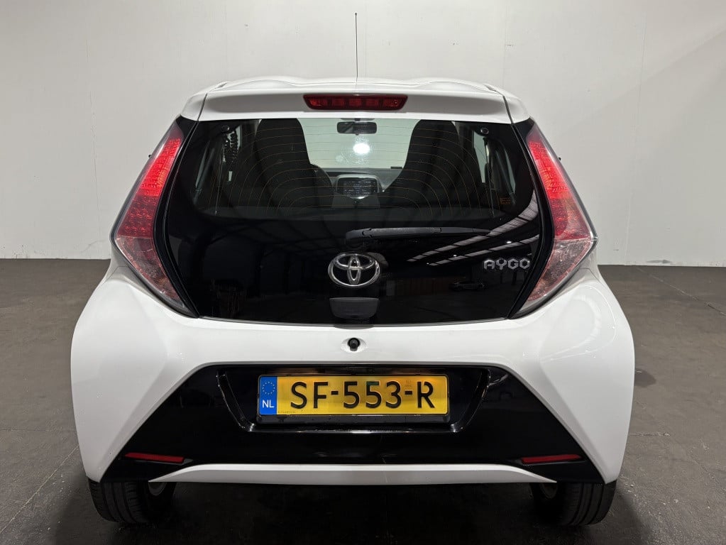 Toyota Aygo 1.0 vvt-i x-play
