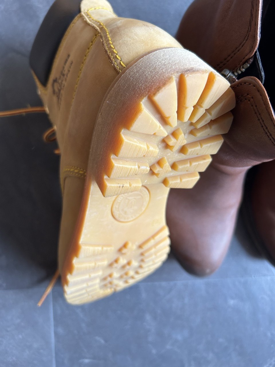 Diverse schoenen, enkellaarsjes Dr Martens, Panama Jack en Gabor maat 39