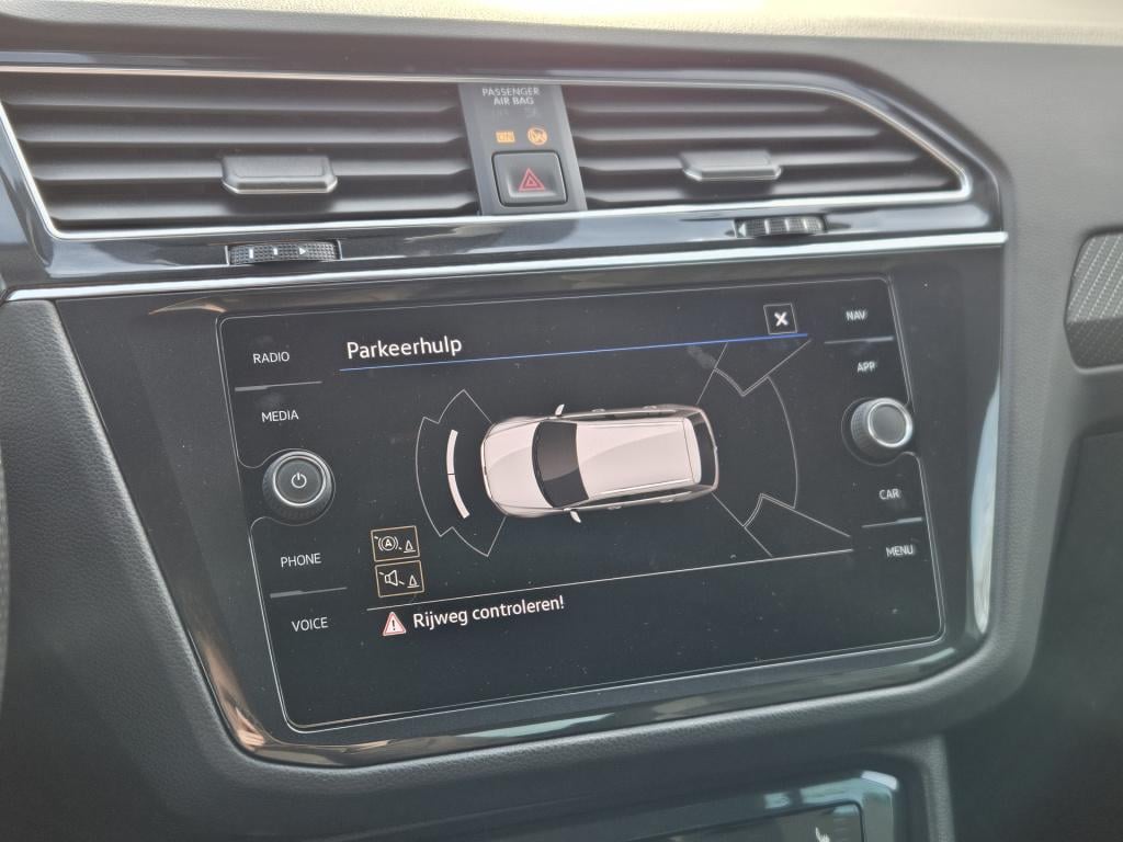 Volkswagen Tiguan 1.5 tsi r-line business+ | pano | acc | stoel/stuur verw.