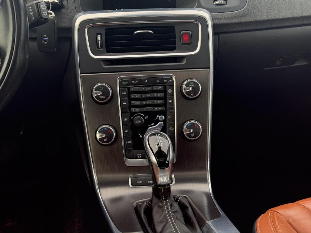 Volvo V60 2.4 d6 awd plug-in hybrid summum leer dakraam