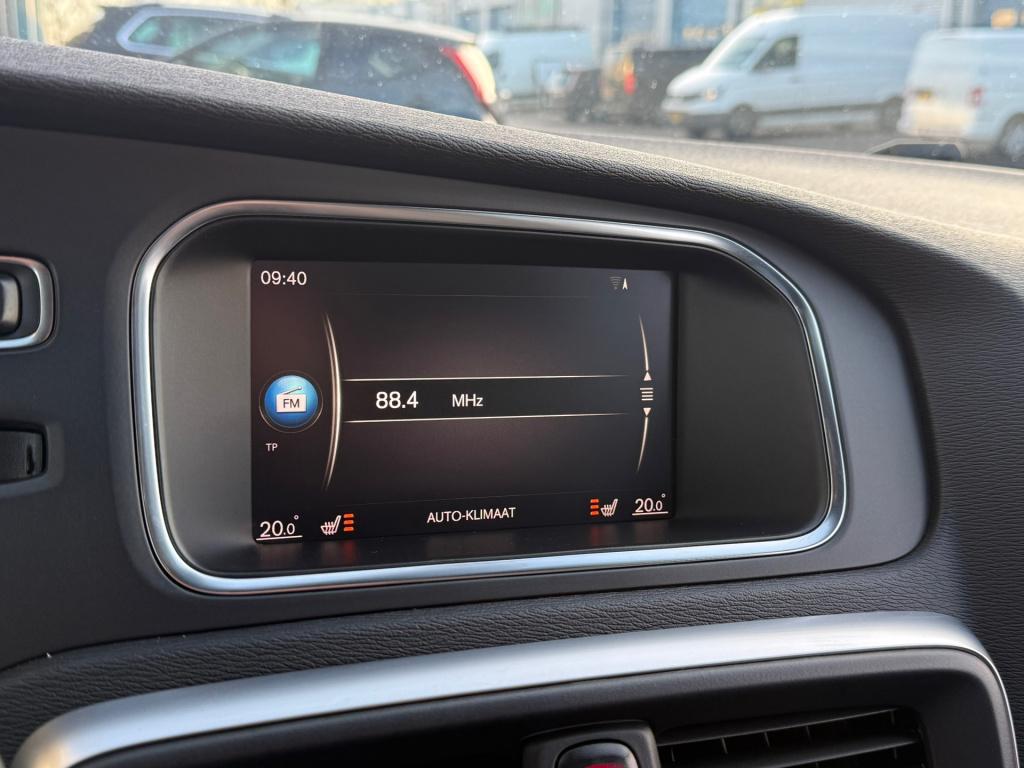 Volvo V40 2.0 t4 business sport r-design 190 pk