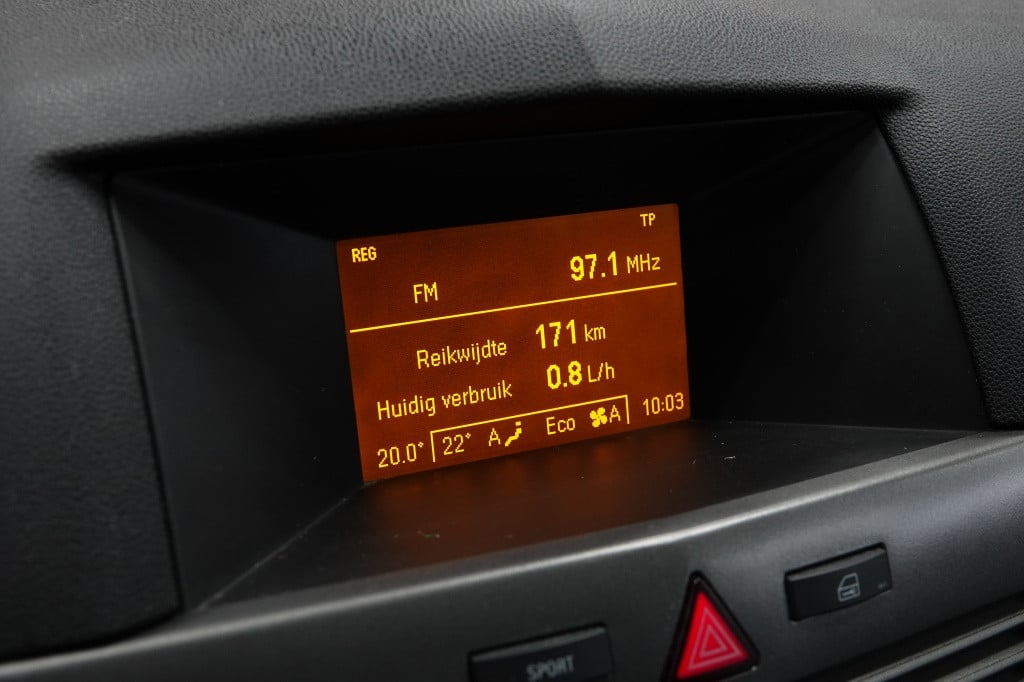 Opel Astra gtc 1.6 sport | cruise |