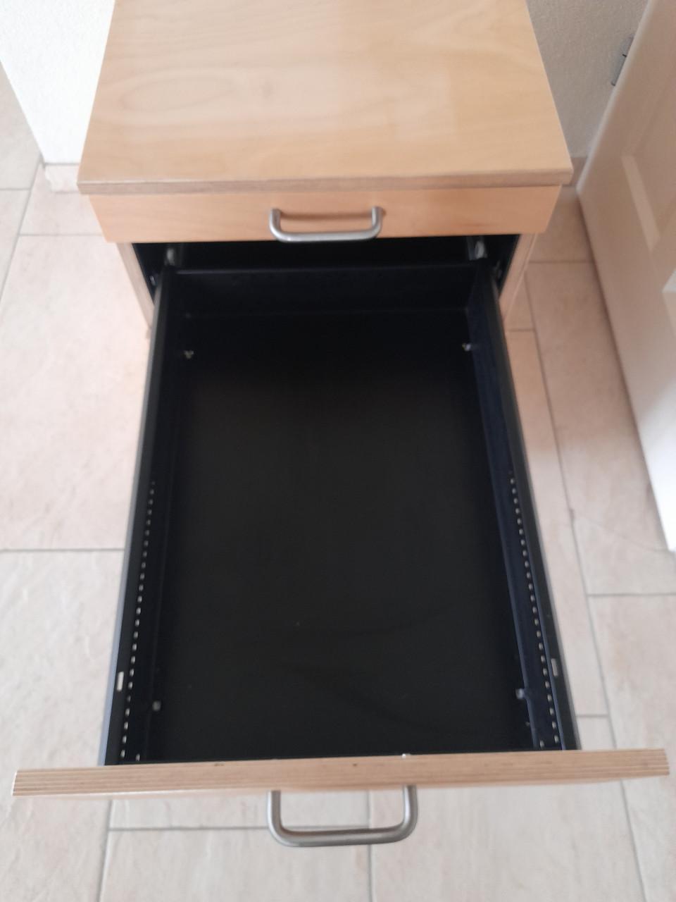 Ladenkast / ladenblok  voor onder bureau (in goede staat ) 60 x 44 x 59H