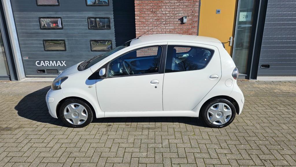 Toyota Aygo 1.0-12v comfort navigator / nl auto / nap