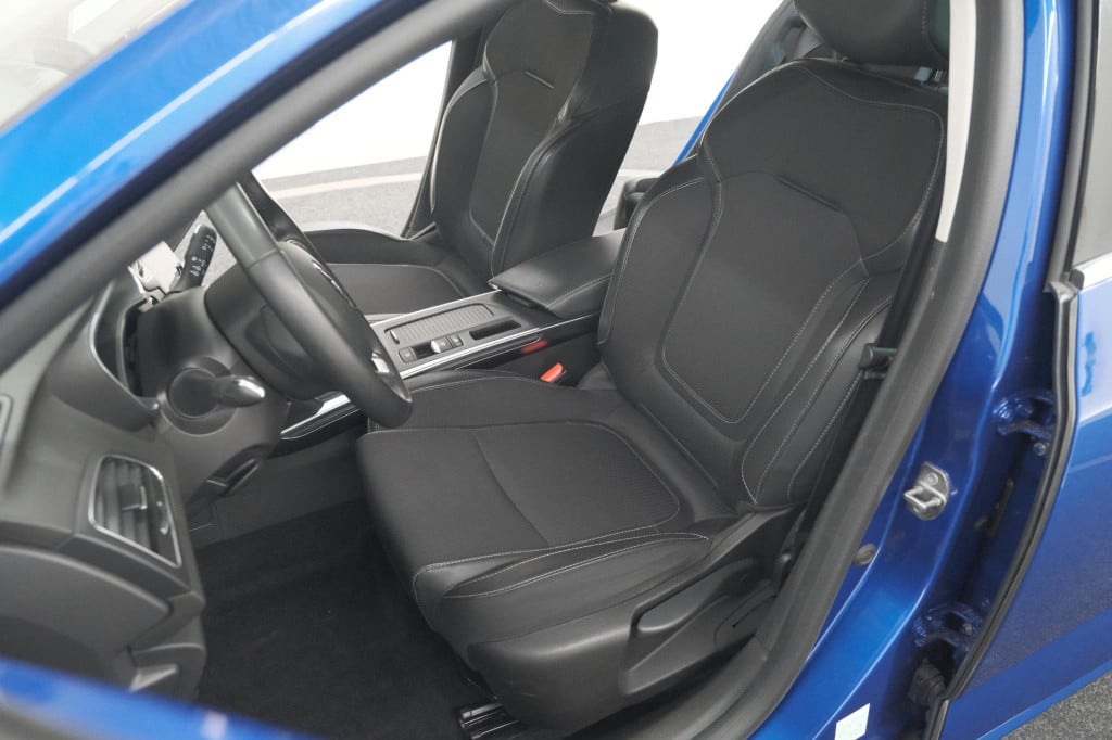 Renault Megane tce 140 edc techno | trekhaak | camera | navigatie | 9.3 inc