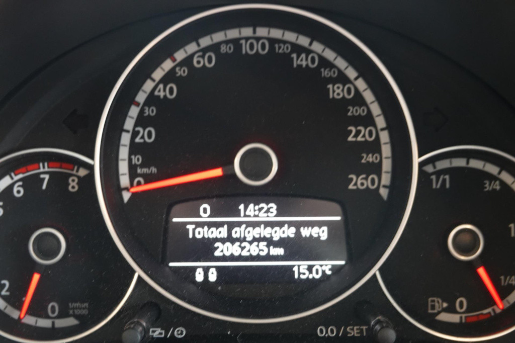Volkswagen New Beetle cabriolet 1.4 tsi sport