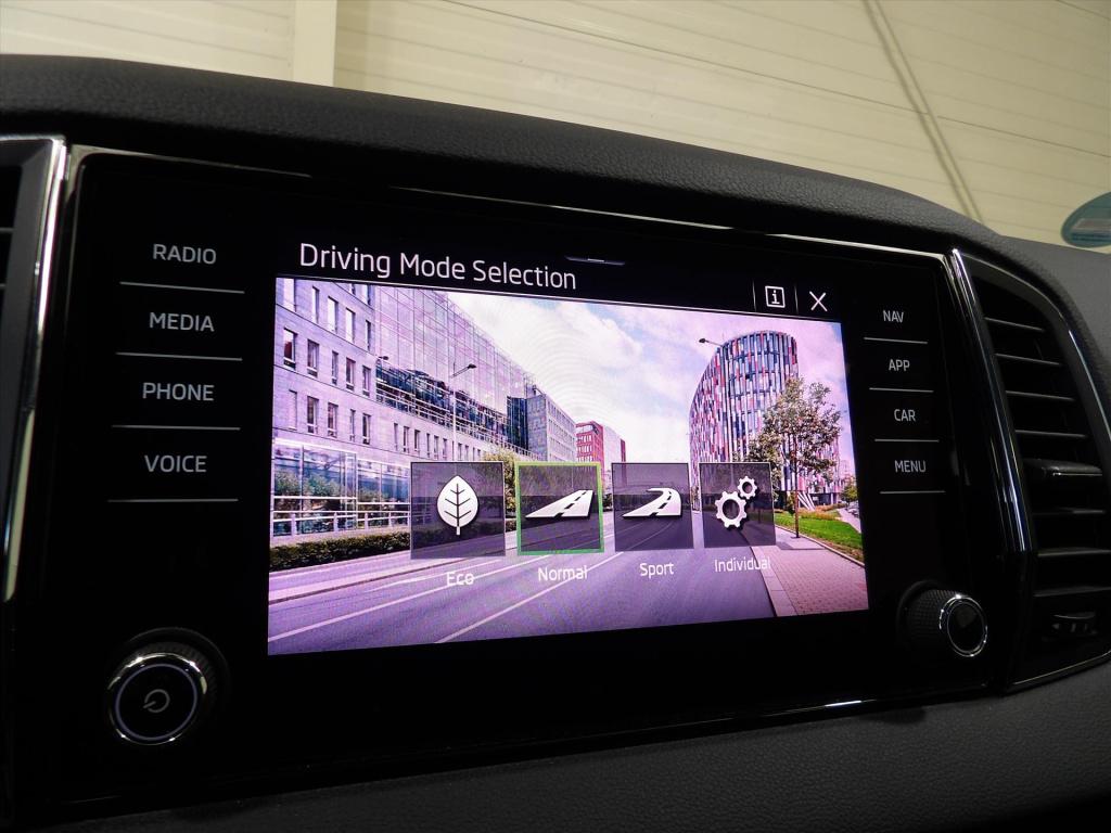 Skoda Karoq 1.5 tsi act greentech 150pk dsg-7 business edition