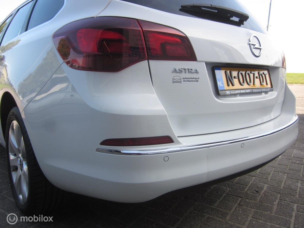 Opel Astra sports tourer 1.6 station edition/airco/cruise/lm velgen
