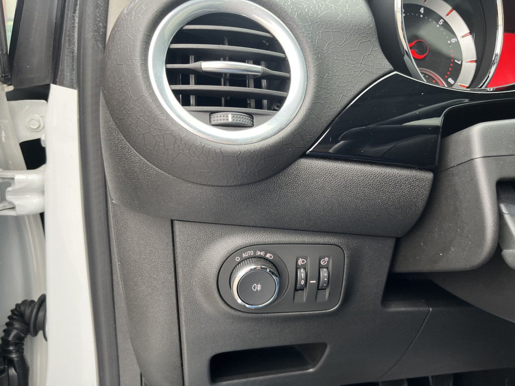 Opel Adam 1.2 glam