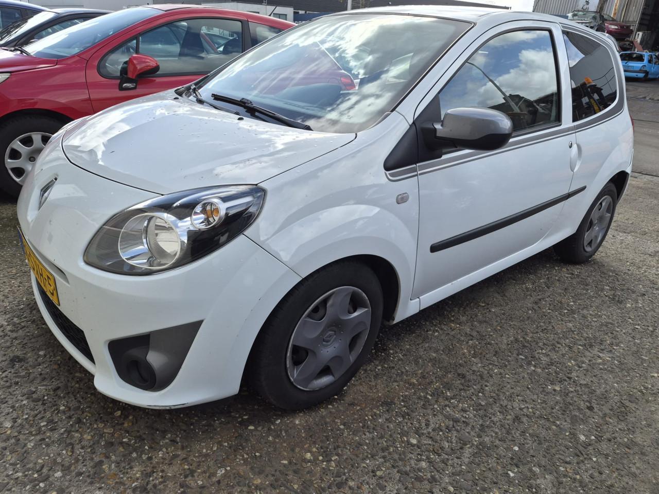 Renault Twingo 1.5 DCi  Apk 4-11-2026