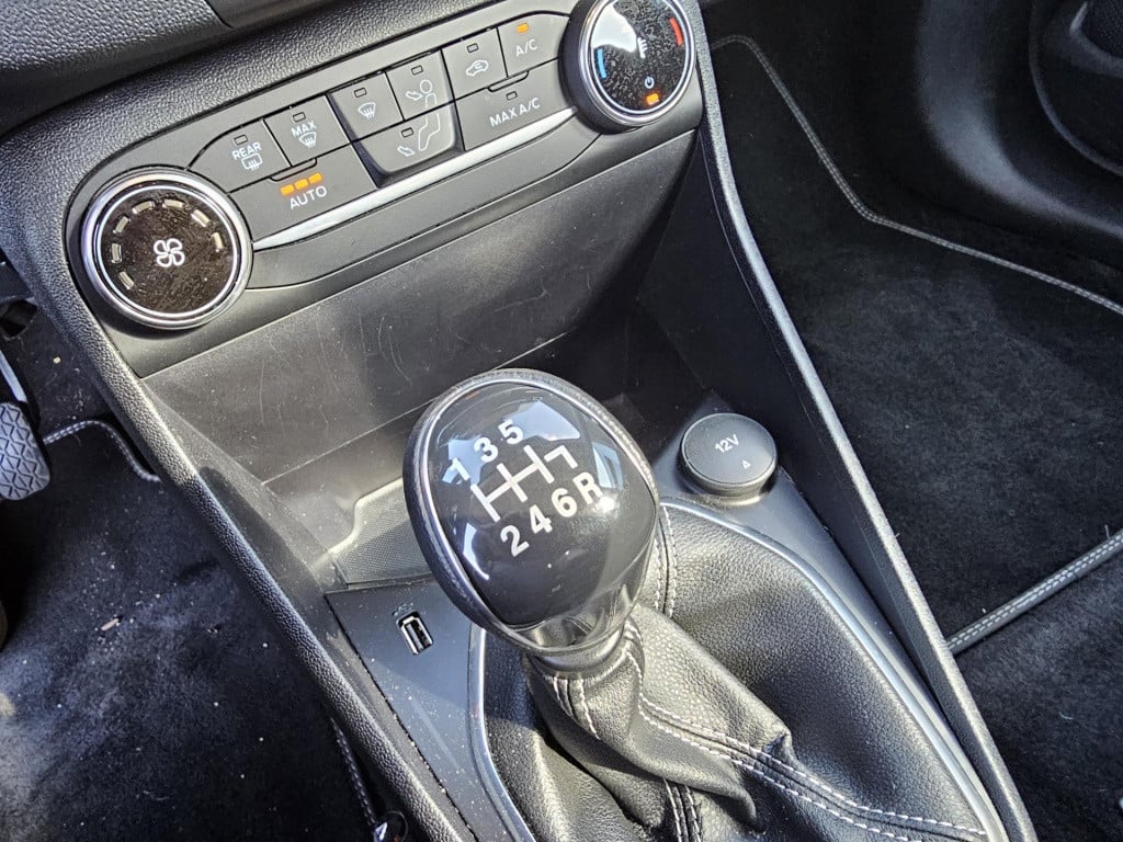 Ford Fiesta 1.0 ecoboost hybrid titanium