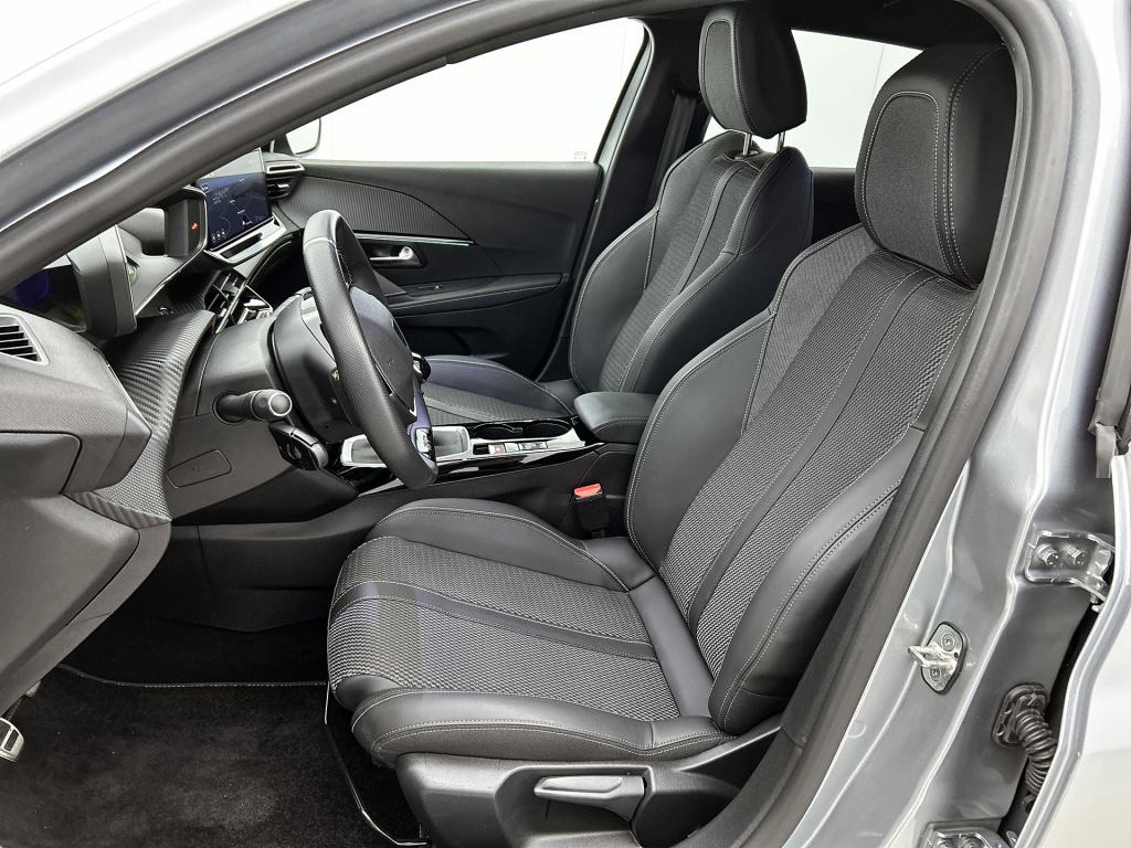 Peugeot 208 100 pk gt | rijklaar | camera | lm velgen | led koplampen |