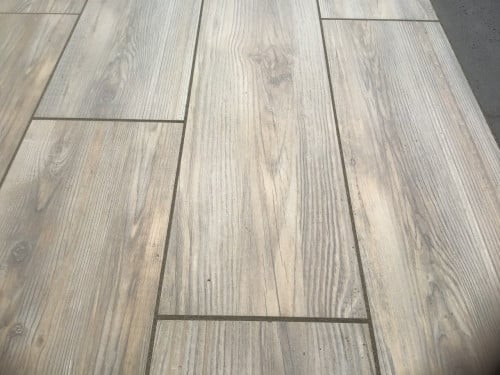 Keramische Italiaanse tuintegels houtlook