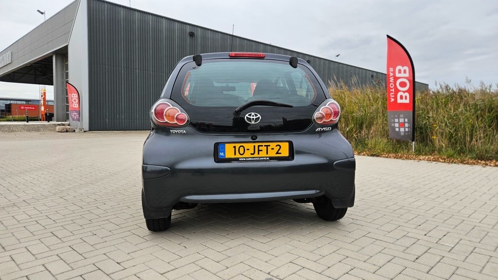 Toyota Aygo 1.0-12v comfort 5drs nl auto / nap